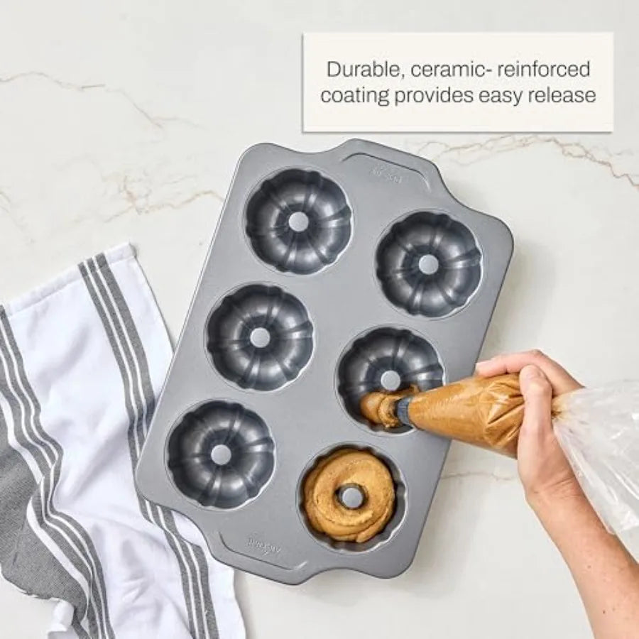Pro-Relelase Nonstick Bakeware Mini Fluted Cake Pan 6 Cup Small Baking Molds Chocoflan Donuts Cornbread Brownies Buntz Pound Ca